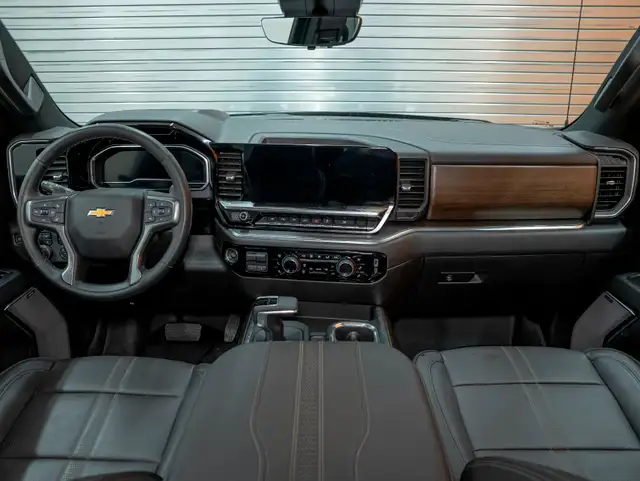 2023 Chevrolet Silverado 1500 HIGH COUNTRY CREW 4X4 V8 *TOIT* NA in Cars & Trucks in Laurentides - Image 12