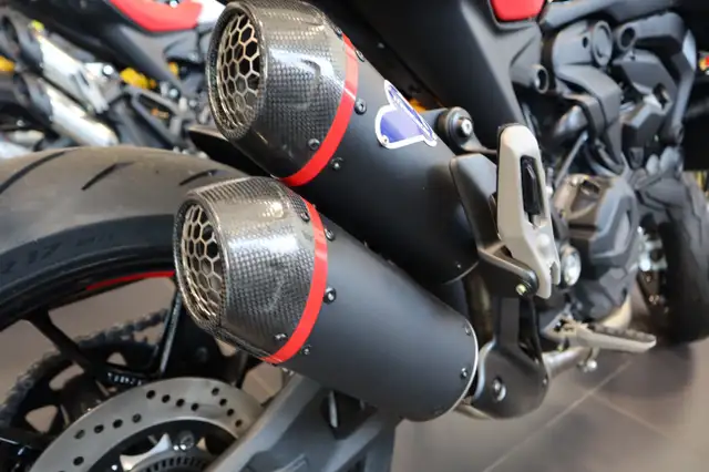 2025 Ducati Monster SP in Sport Bikes in Edmonton - Image 7