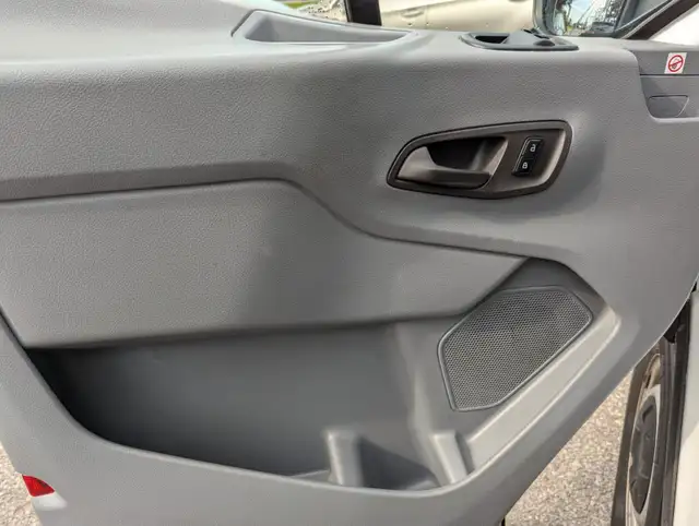 2019 Ford Transit-150 dans Autos et camions dans Ottawa - Image 25