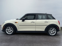 Decouvrez le plaisir de conduire a l’europeenne avec cette Mini Cooper Hardtop 2018 au design iconiq... (image 2)
