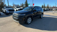 EXECUTIVE CROSSTOWN DEMO! This 2024 JEEP COMPASS LATITUDE 4X4 has the following options Premium Clot... (image 3)