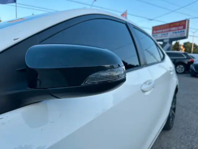 2019 Toyota Corolla SE | Sunroof | Leather in Cars & Trucks in City of Toronto - Image 11