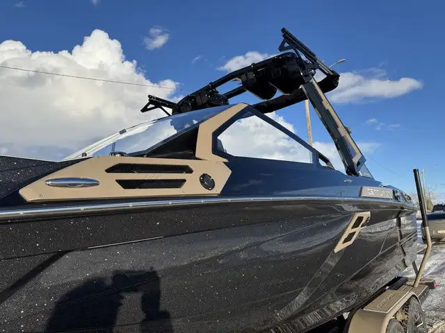 2025 Centurion Ri230 in Powerboats & Motorboats in Kelowna - Image 4