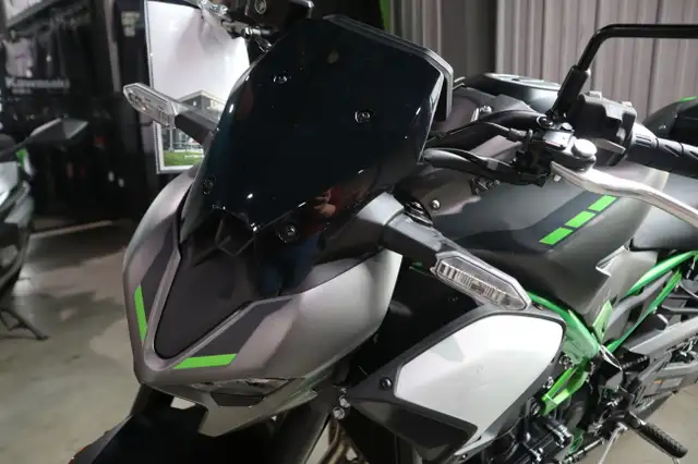2025 Kawasaki Z900 in Street, Cruisers & Choppers in Edmonton - Image 7
