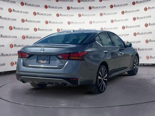 2022 Nissan Altima 2.5 Platinum in Cars & Trucks in Calgary - Image 8