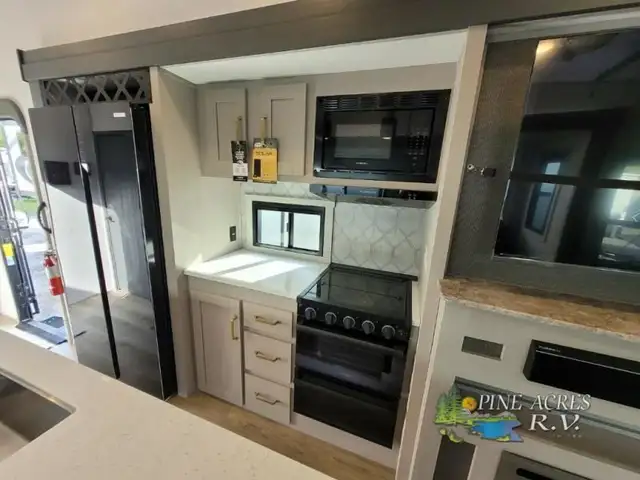 2024 Forest River RV Wildwood Heritage Glen 370BL in Travel Trailers & Campers in Truro - Image 8