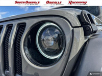 Apple Carplay / Android Auto, 1 Owner, Local Trade, Low KM, Clean CarFax, No Accidents, Convenience... (image 5)