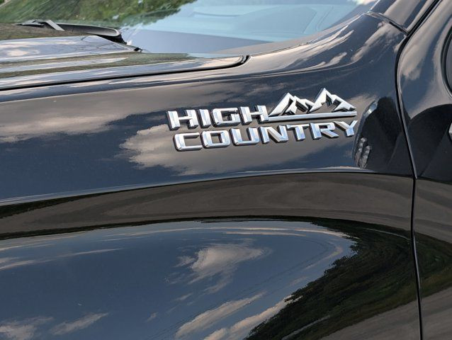 2025 Chevrolet Silverado 1500 High CountryTechnology Pkg in Cars & Trucks in Barrie - Image 3
