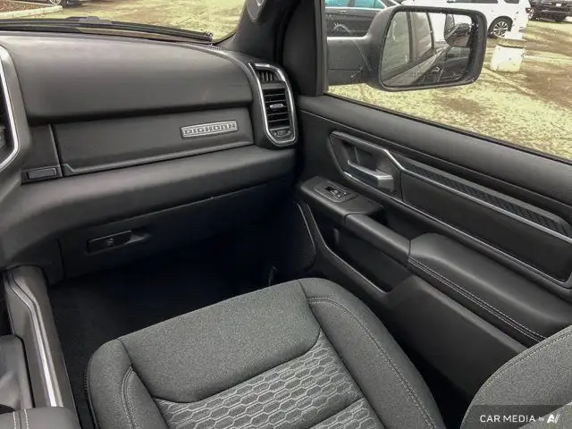 2025 Ram 1500 Big Horn | 3.0L I–6 Hurricane Twin Turbo dans Autos et camions dans Ville d’Edmonton - Image 30