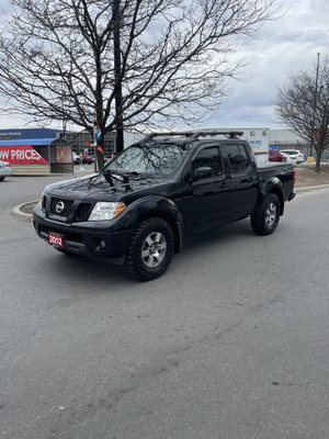 2012 Nissan Frontier PRO-4X  /  ONLY 175,000 KMS  / LEATHER