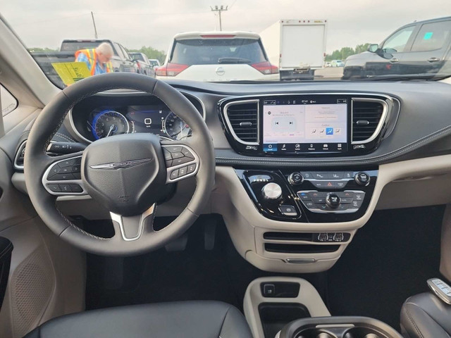 2024 Chrysler Pacifica Touring-L TOURING-L/13KM/LEATHER/PWR D... in Cars & Trucks in Belleville - Image 2