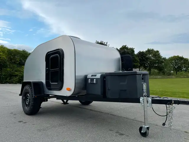 Nomad Teardrop Trailer in Cargo & Utility Trailers in Hamilton - Image 5
