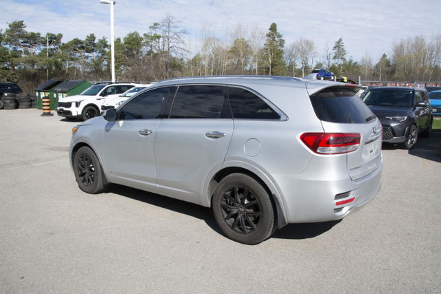 2017 KIA SORENTO SX/SX LIMITED in Cars & Trucks in Oshawa / Durham Region - Image 3