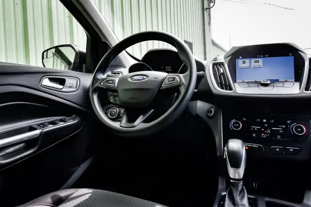 2019 Ford Escape SE FWD • HEATED SEATS • CP/AA • REMOTE START in Cars & Trucks in Ottawa - Image 15