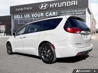 Command attention wherever you go in this 2020 Chrysler Pacifica Limited minivan, boasting a luxurio... (image 3)