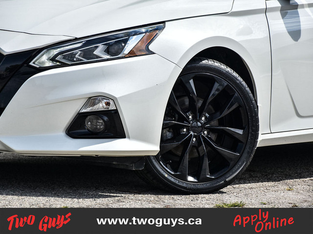 2022 Nissan Altima AWD | Midnight Edition | Nav | Moonroof | BLI in Cars & Trucks in St. Catharines - Image 2