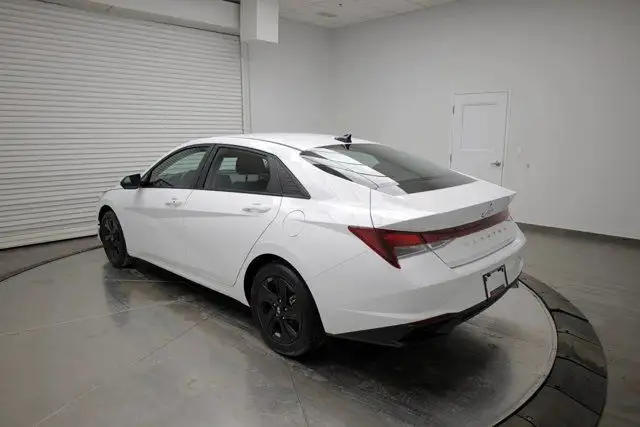 2023 Hyundai Elantra Preferred62863707714307123