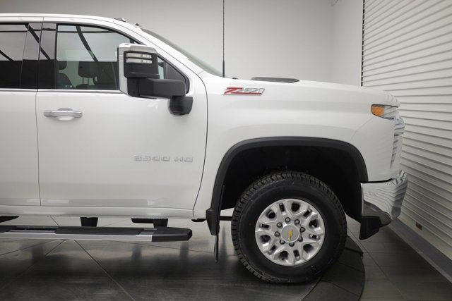2023 Chevrolet Silverado 3500HD LTZ in Cars & Trucks in Calgary - Image 3