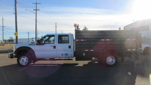 2015 Ford F 550 XLT CREW CAB FLAT DECK WITH POWER TAIL GATE