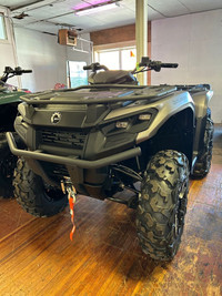 2024 Can-Am Outlander XT 700 - $48 Weekly O.A.C.