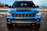 This Jeep Compass has a powerful Intercooled Turbo Regular Unleaded I-4 2.0 L/122 engine powering th... (image 6)