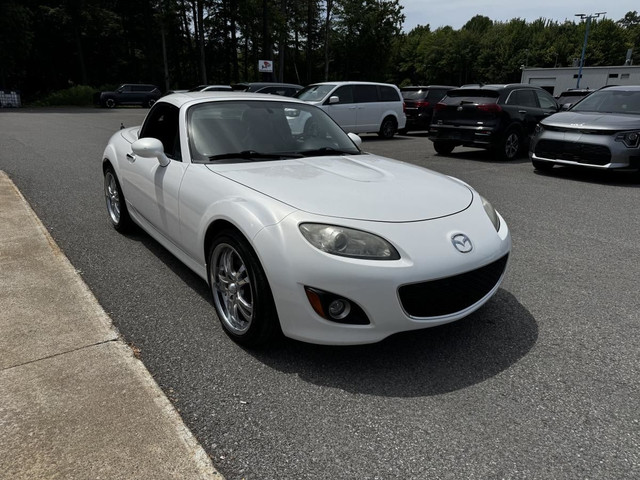 Mazda MX-5 GT manuelle PRHT décapotable 2 portes Mags 2010 à ven in Cars & Trucks in Trois-Rivières - Image 2
