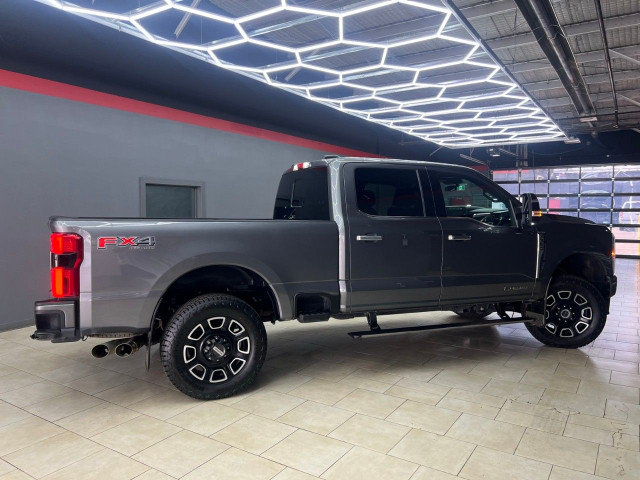 2023 Ford Super Duty F-350 SRW in Cars & Trucks in Edmonton - Image 2