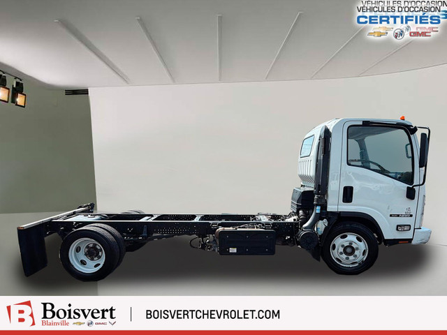 Isuzu NRR 2022 in Cars & Trucks in Laval / North Shore - Image 4