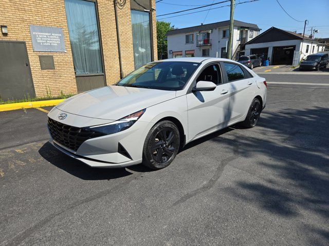2023 Hyundai Elantra Preferred | Apple CarPlay | Android Auto in Cars & Trucks in Guelph