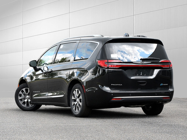 2023 Chrysler Pacifica Hybrid PINNACLE in Cars & Trucks in Longueuil / South Shore - Image 4
