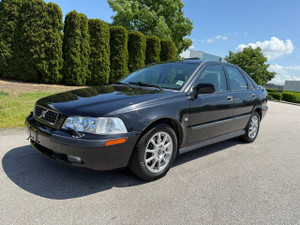 2003 Volvo S40 4dr Sdn 1.9L
