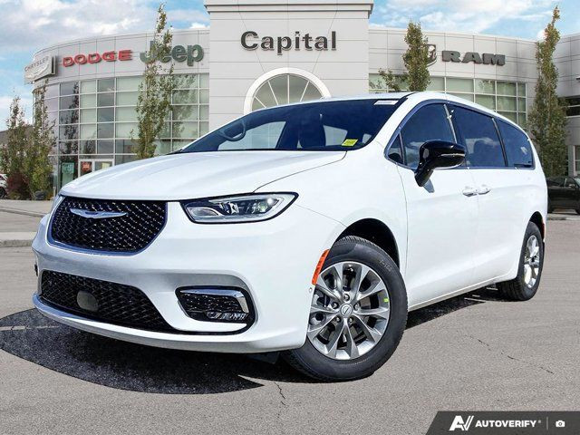 2025 Chrysler Pacifica Select | Parallel and Perpendicular Park in Cars & Trucks in Edmonton
