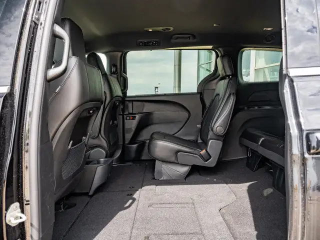 2025 Chrysler Pacifica Select in Cars & Trucks in Barrie - Image 15
