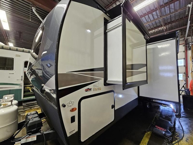 2024 Forest River Rockwood Ultra Lite 2616BH in Travel Trailers & Campers in Edmonton - Image 3