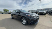 Odometer is 7133 kilometers below market average! This Kia Forte is equipped with: Cloth Seat Trim,... (image 4)