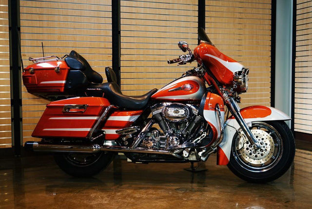 2008 Harley-Davidson Screaming Eagle Ultra in Street, Cruisers & Choppers in Medicine Hat - Image 2