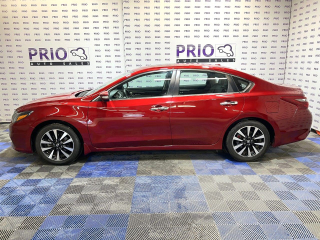 2018 Nissan Altima in Cars & Trucks in Ottawa - Image 2