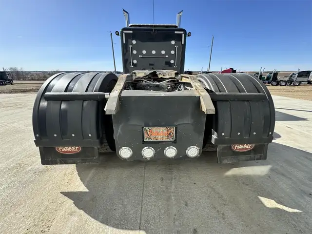 2022 PETERBILT 389 in Heavy Trucks in Winnipeg - Image 10