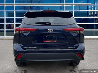 Recent Arrival! Looking for a reliable 3 row SUV? Then check out this 2023 Toyota Highlander XLE fin... (image 4)