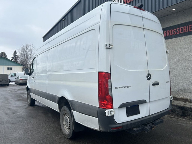 2019 Mercedes-Benz Sprinter fourgonnette utilitaire 4x4 - toit h in Cars & Trucks in Laval / North Shore - Image 3