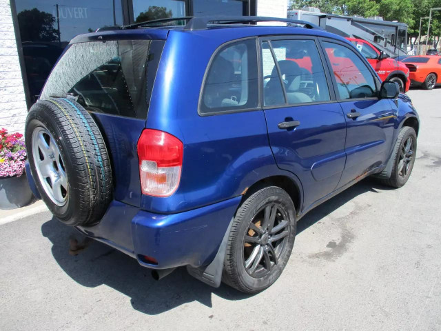 2002 TOYOTA RAV4 4X4 MANUELLE 5 VITESSES in Cars & Trucks in Longueuil / South Shore - Image 2