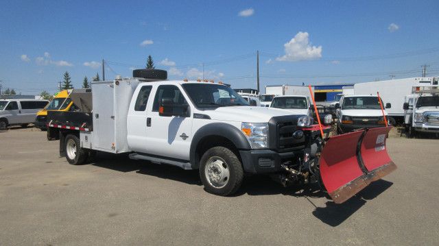 2016 Ford F-550 XLT EXTENDED CAB FLAT DECK WITH SNOW PLOW in Cars & Trucks in Edmonton - Image 4