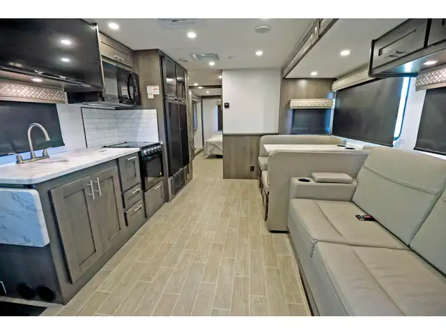 2024 Forest River Georgetown 3 Series 33B3 bunk bed 2024 Classe  in RVs & Motorhomes in Laval / North Shore - Image 6