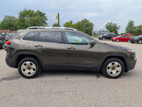 Looking for a versatile and capable SUV that's ready for anything? Check out this stylish 2015 Jeep... (image 5)