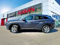APPLE CARPLAY | BACK UP CAMERA | NO ACCIDENTS | CLEAN CARFAX. This 2022 Tucson with its compact desi... (image 4)