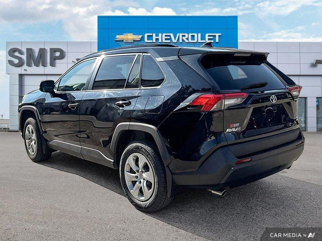 2021 Toyota RAV4 LE | AWD | Heated Seats | Back Up Cam in Cars & Trucks in Saskatoon - Image 4