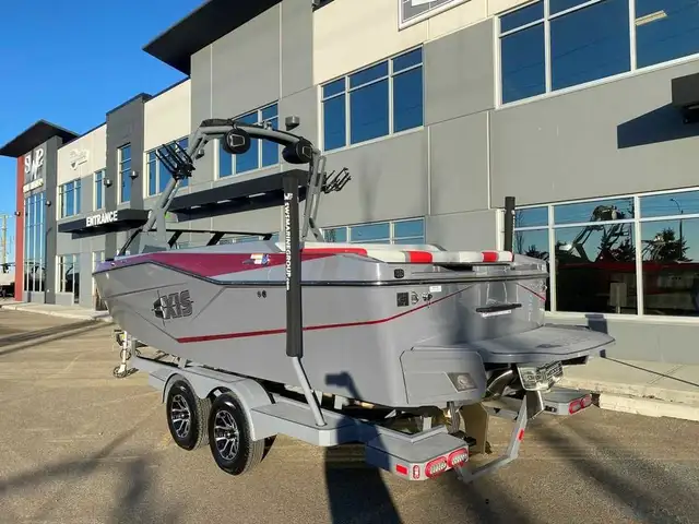 2024 Axis T235 in Powerboats & Motorboats in Saskatoon - Image 5