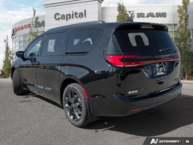 2025 Chrysler Pacifica Limited | Adaptive Cruise Control in Cars & Trucks in Edmonton - Image 4