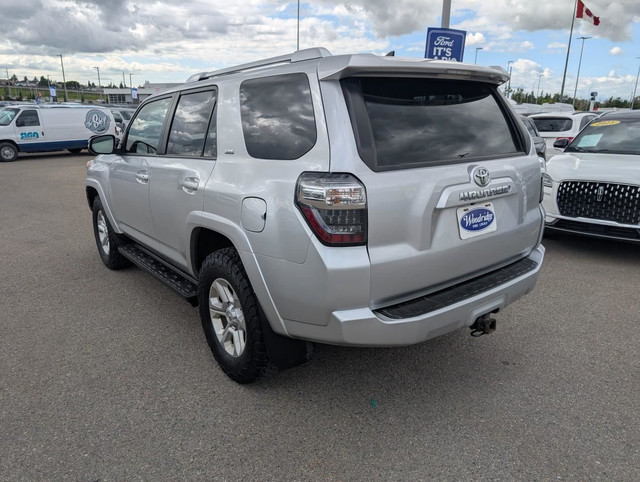 2014 Toyota 4Runner SR5 V6 4.0L, SUNROOF, LEATHER HEATED SEAT... in Cars & Trucks in Calgary - Image 3