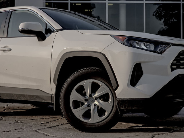 2022 Toyota RAV4 LE AWD in Cars & Trucks in City of Toronto - Image 3